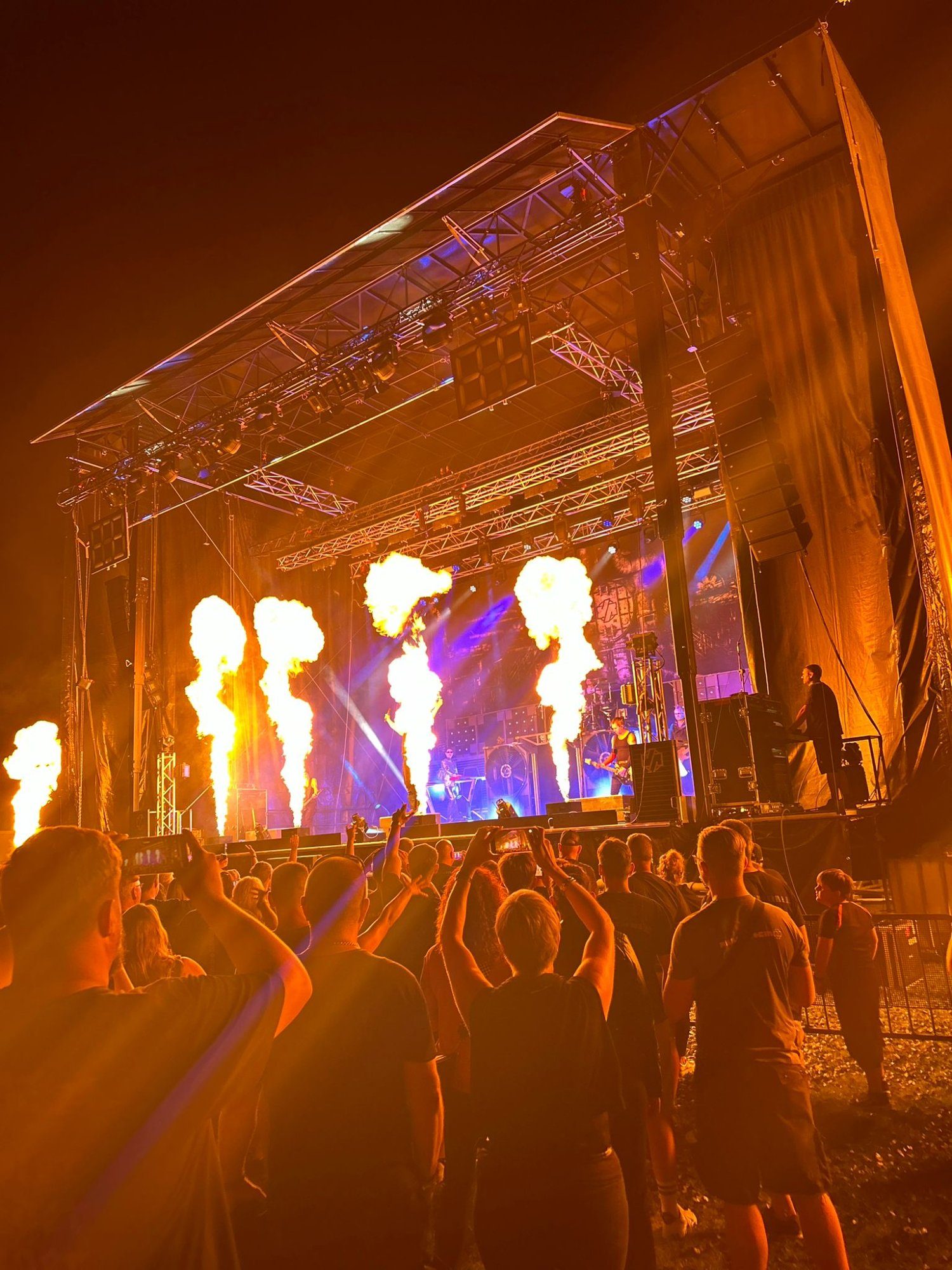Festival mit Flammeneffekten – Pyrotechnik & Lichttechnik TBL-Music Hannover